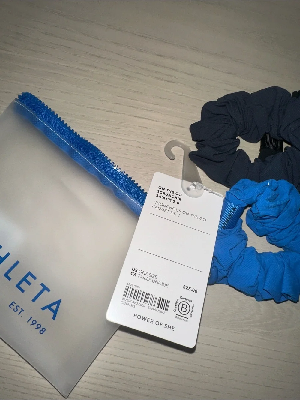 NWT Athleta Pouch Blue, Navy & Black Scrunchies on the go scrunchies set of 3 - Picture 3 of 5